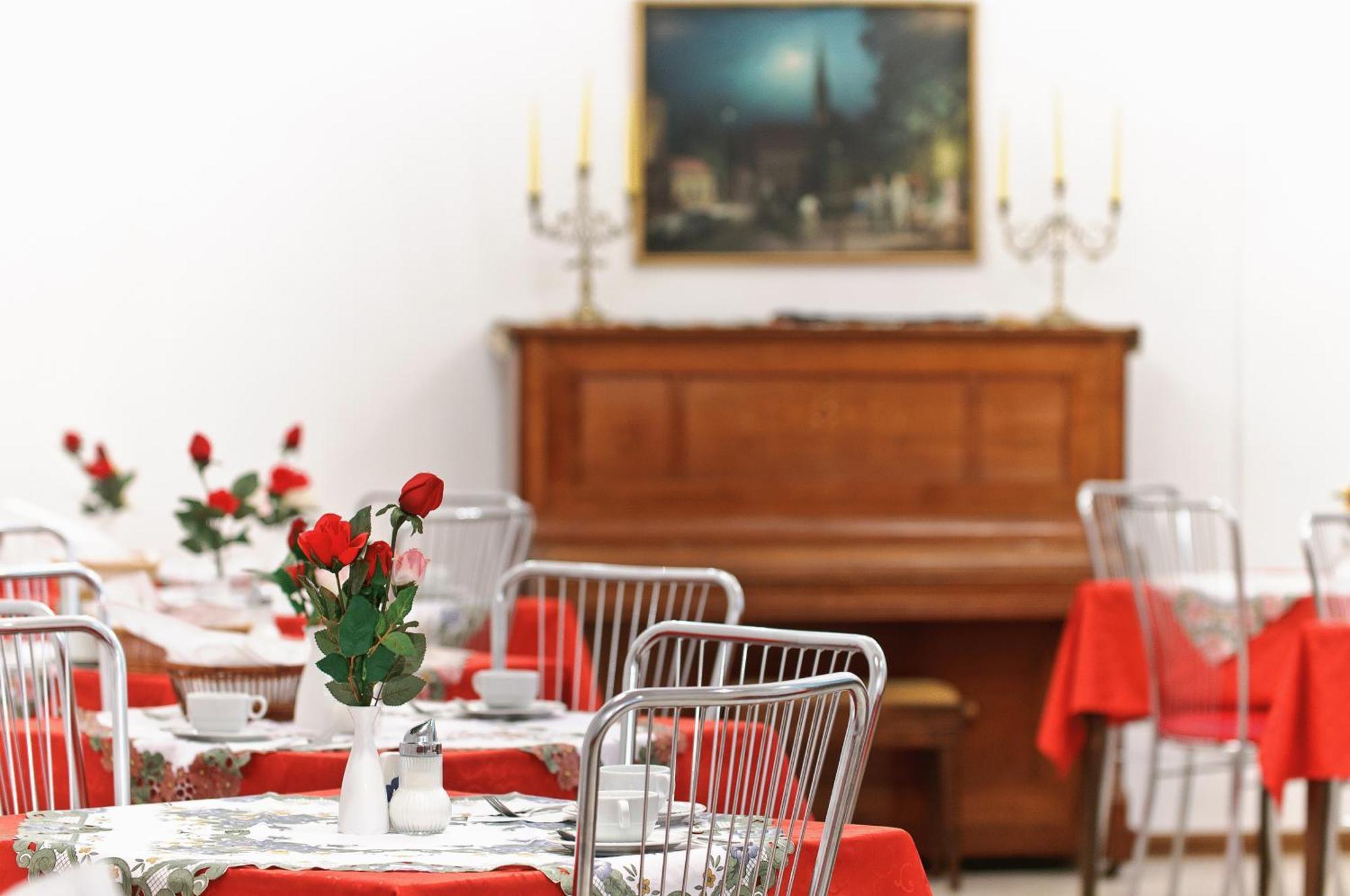Hotel Viktoria Schoenbrunn ウィーン エクステリア 写真