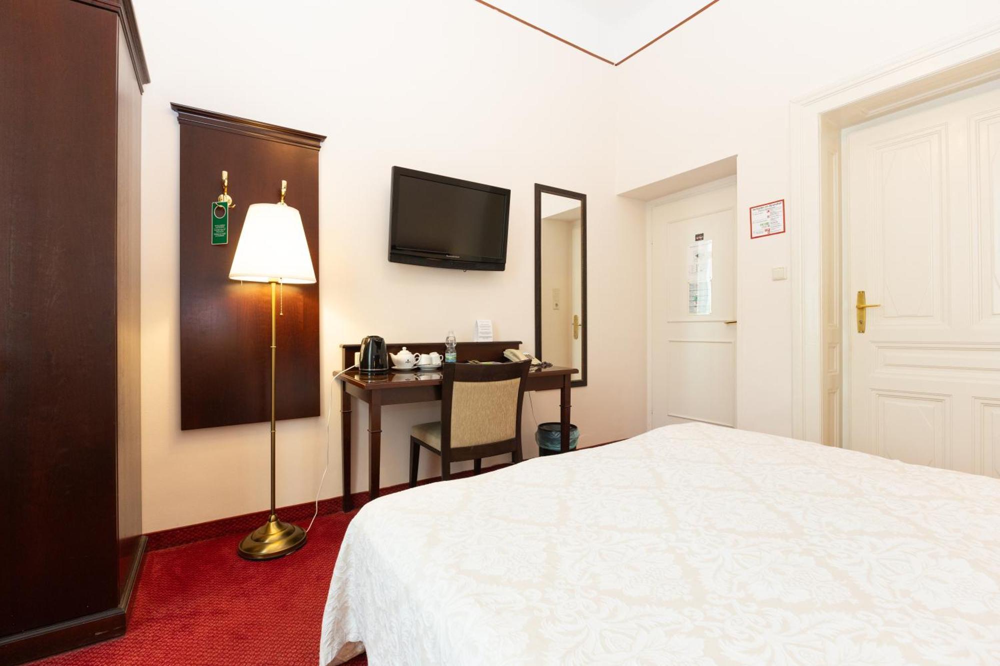 Hotel Viktoria Schoenbrunn ウィーン エクステリア 写真