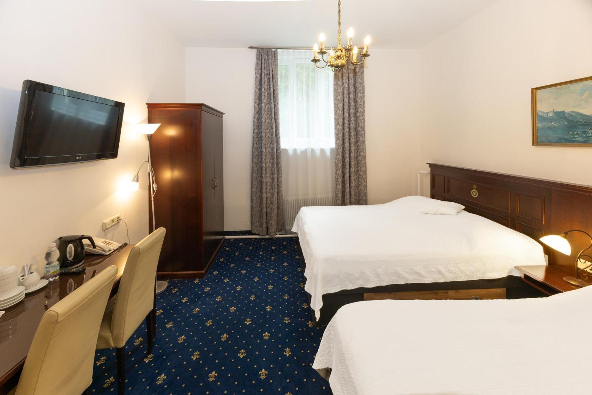 Hotel Viktoria Schoenbrunn ウィーン エクステリア 写真