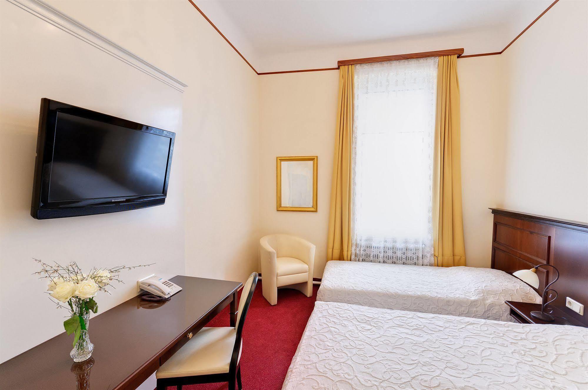 Hotel Viktoria Schoenbrunn ウィーン エクステリア 写真