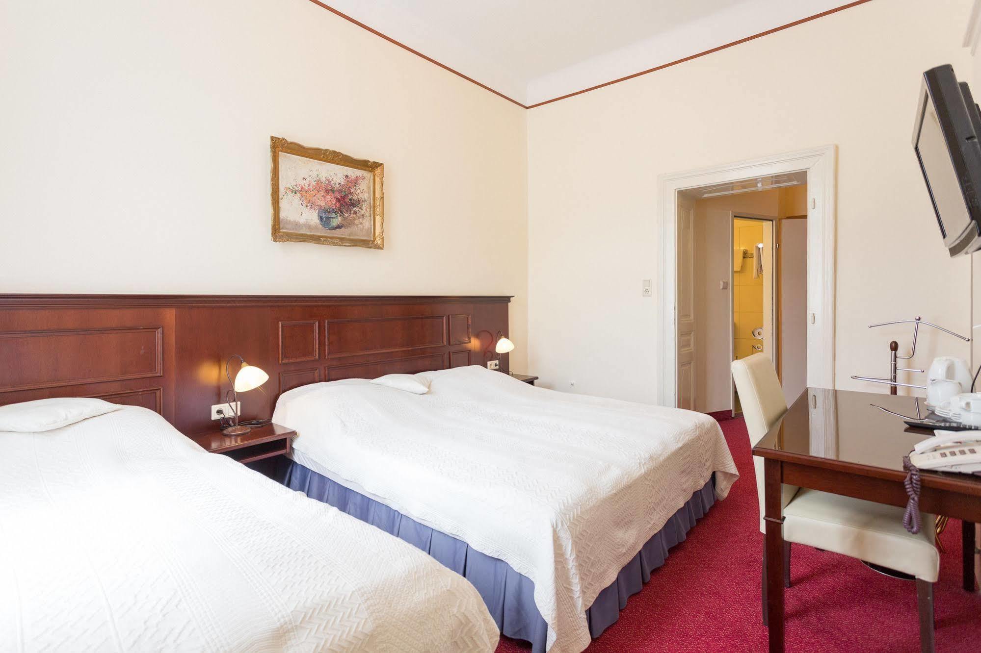 Hotel Viktoria Schoenbrunn ウィーン エクステリア 写真