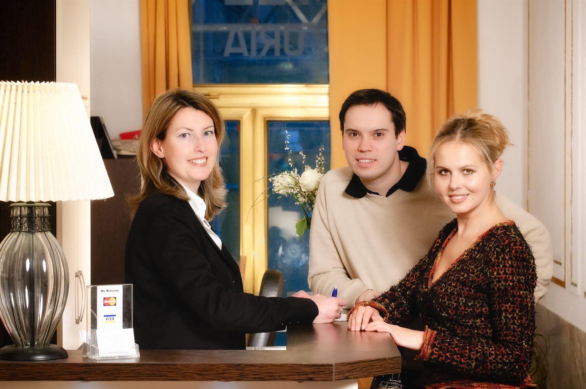 Hotel Viktoria Schoenbrunn ウィーン エクステリア 写真