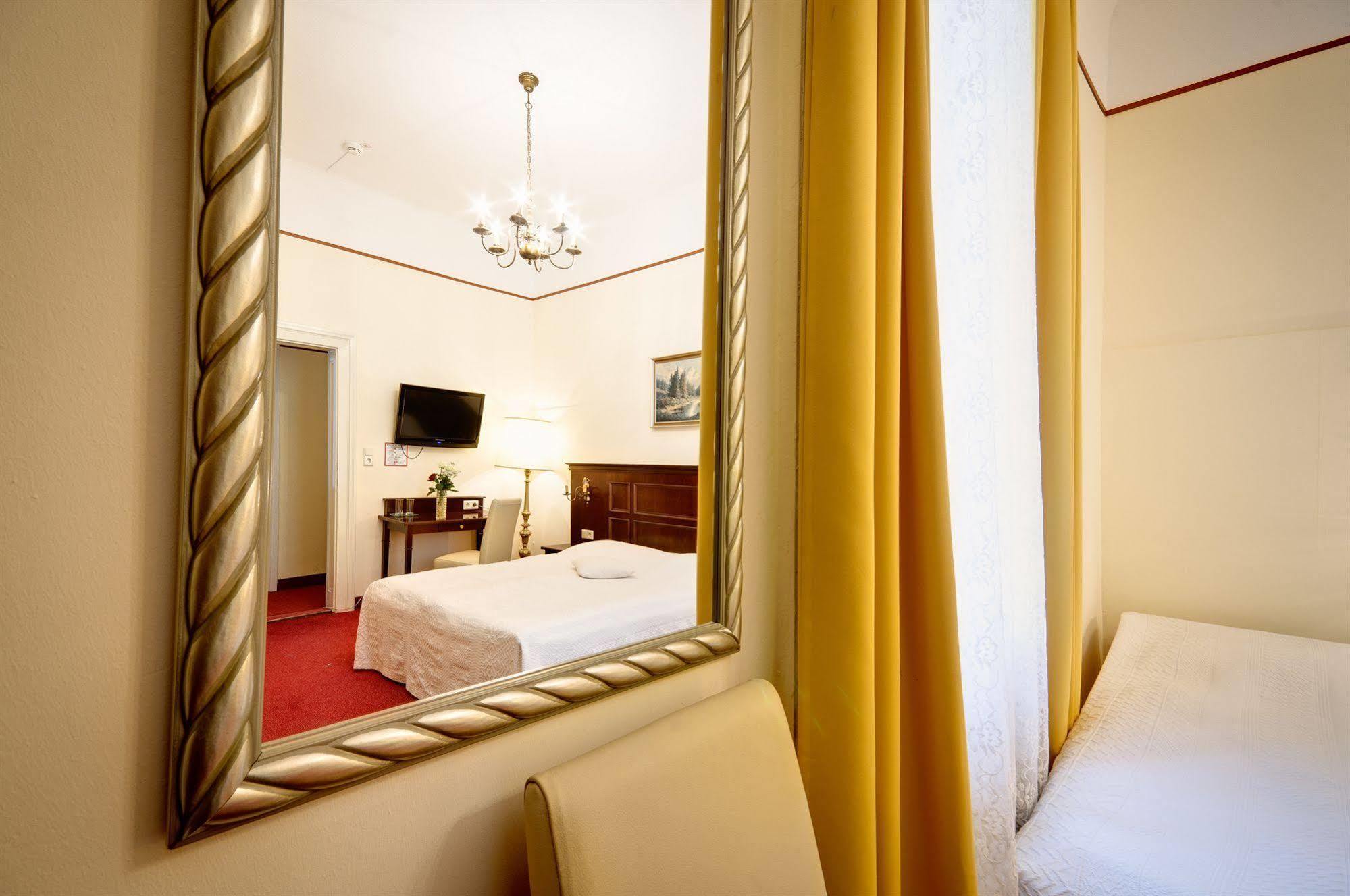 Hotel Viktoria Schoenbrunn ウィーン エクステリア 写真